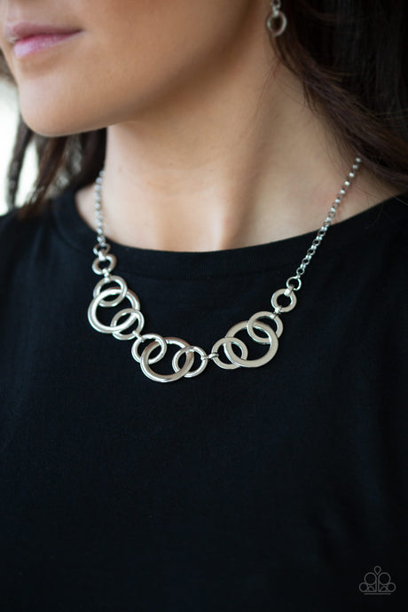 Paparazzi ~ Going In Circles ~ Silver Necklace Set