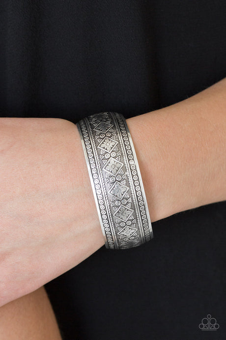 Paparazzi ~ Gorgeously Gypsy ~ Silver Cuff Bracelet
