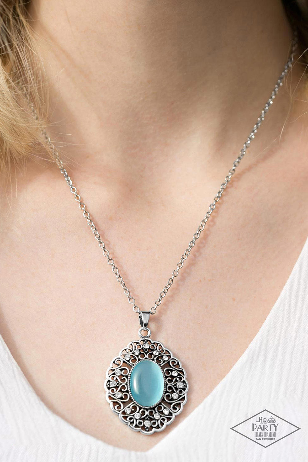 Paparazzi ~ Heart Of Glace ~ Blue Pendant Necklace Set