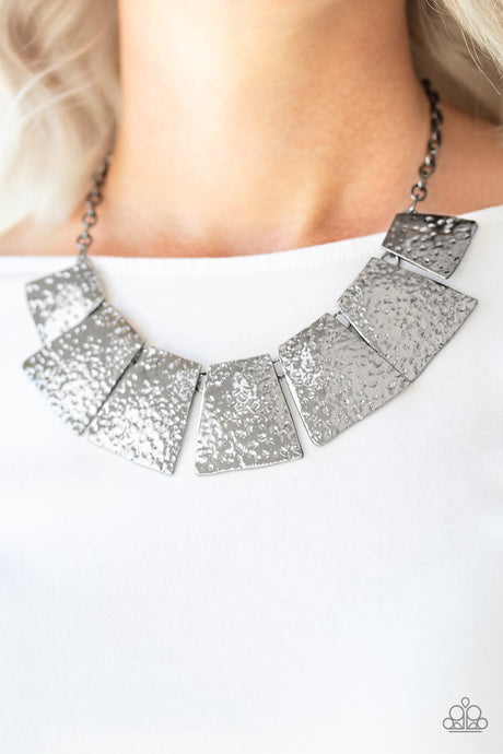 Paparazzi - Here Comes The Huntress - Silver Necklace Set