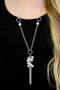 Paparazzi ~ Hit The Runway ~ Silver Necklace Set