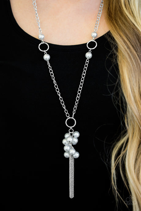 Paparazzi ~ Hit The Runway ~ Silver Necklace Set