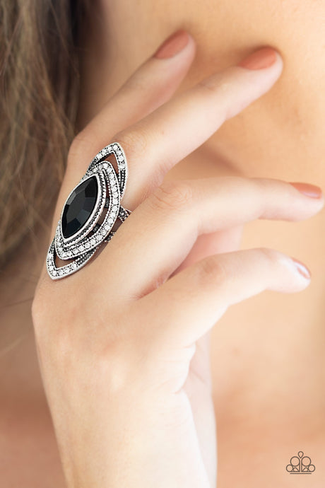 Paparazzi ~ Hot Off The EMPRESS ~ Black Ring with Stretchy Band