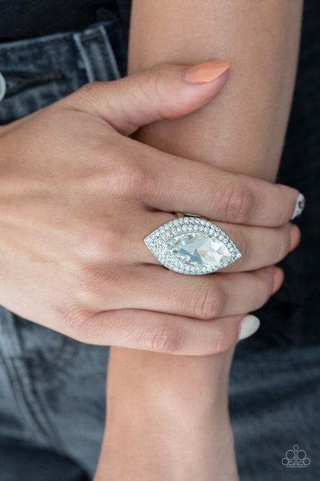 Paparazzi ~ Jaw-Dropping Dazzle ~ White Ring with Stretchy Band (Life of the Party Exclusive)