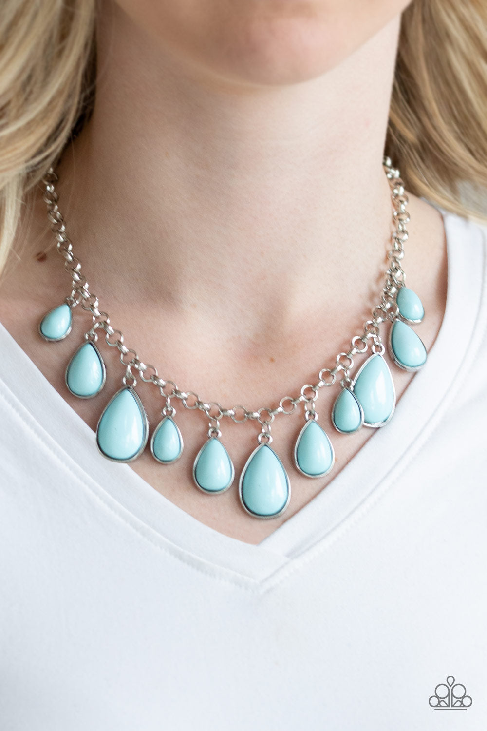 Paparazzi ~ Jaw-Dropping Diva ~ Blue Necklace Set