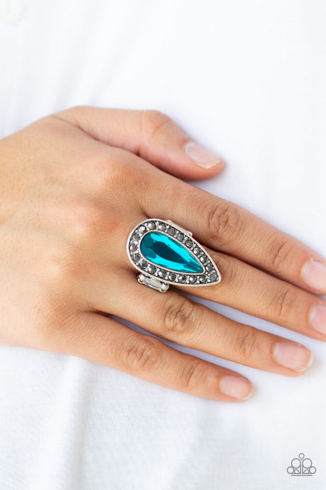 Paparazzi ~ Majestic Mayhem ~ Blue Ring with Stretchy Band