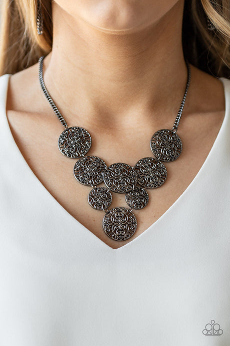 Paparazzi ~ Malibu Idol ~ Black Necklace Set