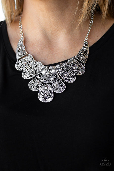Paparazzi ~ Mess With The Bull ~ Silver Necklace Set