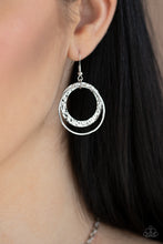 Load image into Gallery viewer, Paparazzi ~ Metro Eclipse ~ Silver Necklace Set