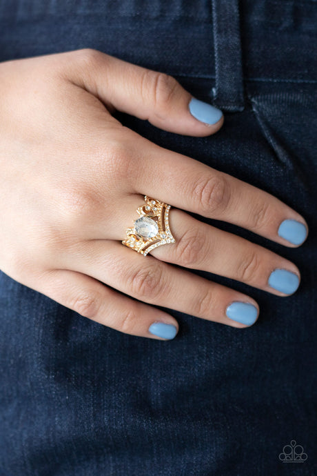 Paparazzi ~ Metro Queen ~ Gold Ring with Stretchy Band