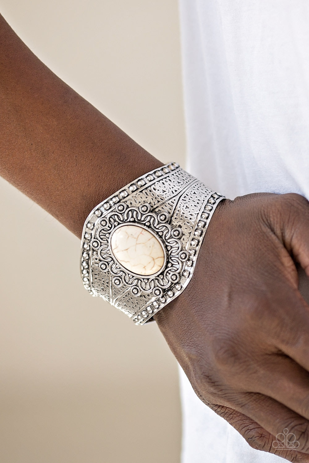 Paparazzi ~ Mojave Majesty ~ White Cuff Bracelet