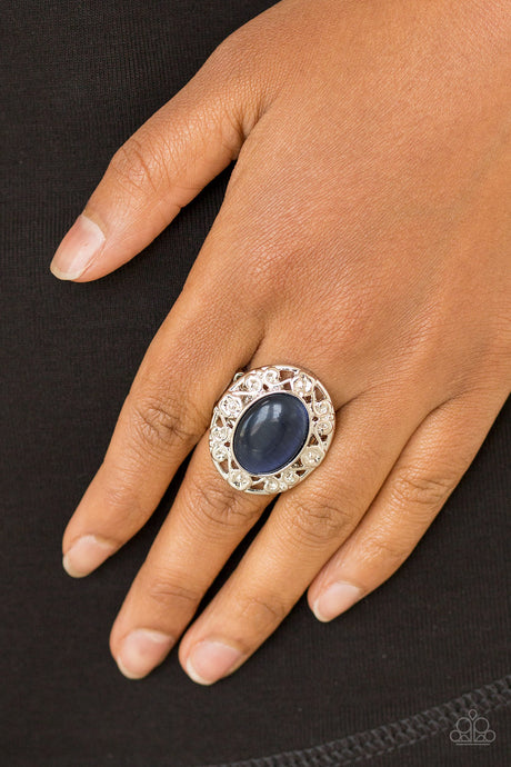 Paparazzi - Moonlit Marigold - Blue Ring with stretchy band