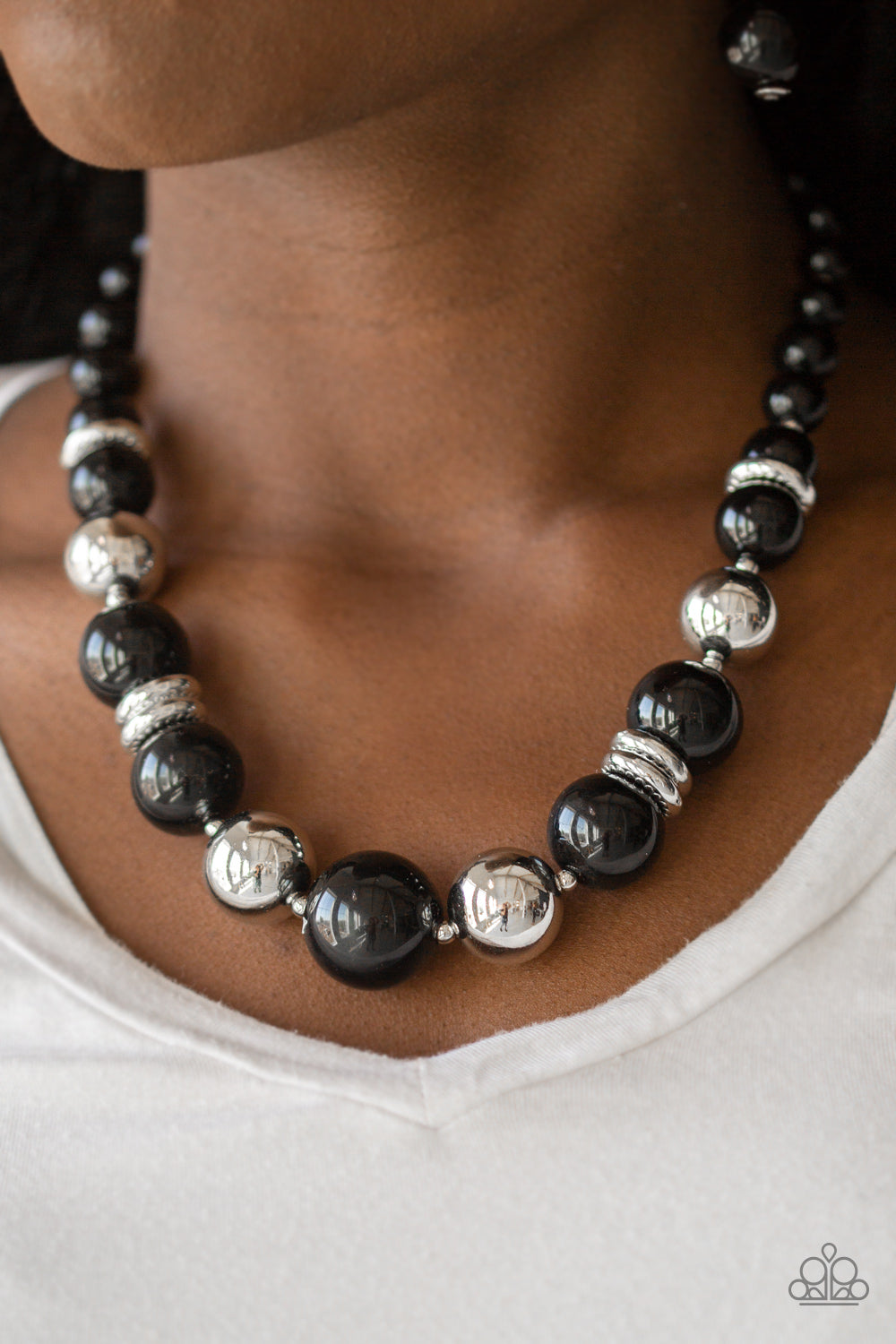 Paparazzi ~  New York Nightlife ~ Black Necklace Set