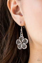 Load image into Gallery viewer, Paparazzi ~ No Common Daisy ~ Multi Necklace Set