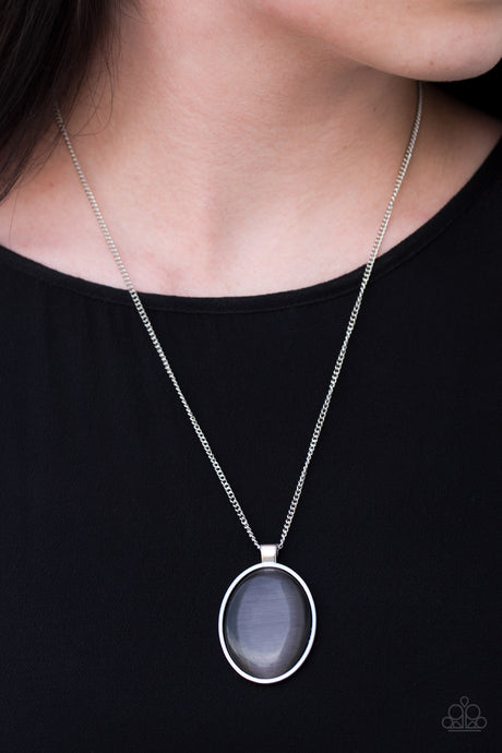 Paparazzi ~ Pretty Poppin ~ Silver Moonstone Pendant Necklace Set
