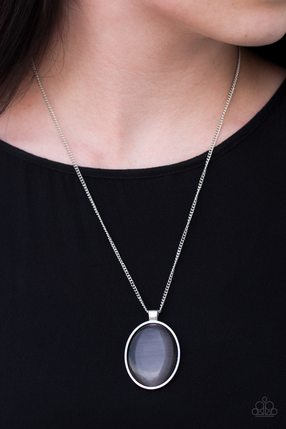 Paparazzi ~ Pretty Poppin ~ Silver Moonstone Pendant Necklace Set