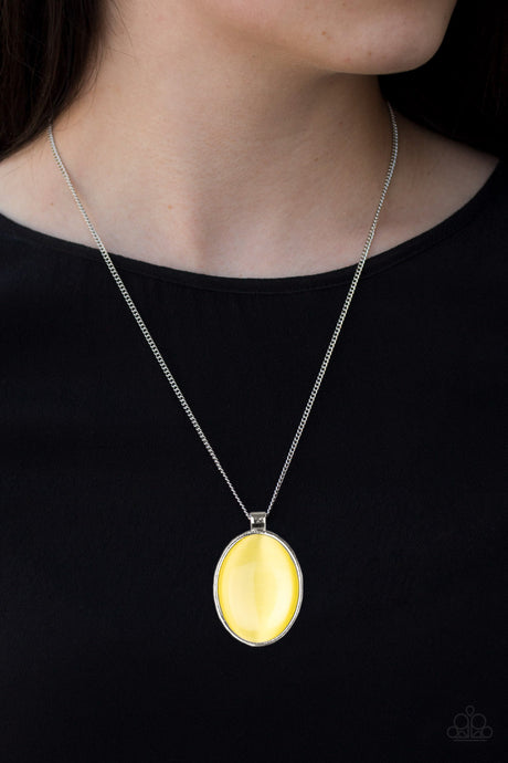 Paparazzi ~ Pretty Poppin ~ Yellow Moonstone Pendant Necklace Set