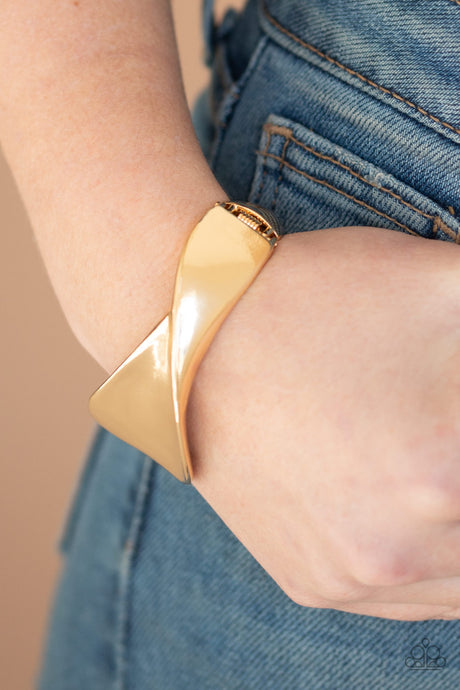 Paparazzi ~ Retro Reflections ~ Gold Bracelet