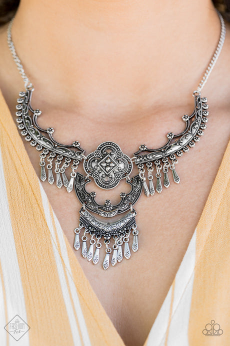 Paparazzi ~ Rogue Vogue ~ Silver Necklace Set (Fashion Fix Exclusive)