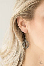 Load image into Gallery viewer, Paparazzi ~ SOL-Mates ~ Black Necklace Set