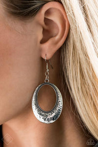 Paparazzi ~ Simply Santa Fe ~ Fashion Fix Complete Trend Blend ~ Blue Turquoise Blue  & Silver Necklace Set