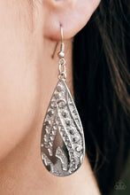 Load image into Gallery viewer, Paparazzi ~ Simply Santa Fe ~ Fashion Fix Complete Trend Blend ~ Turquoise &amp; Silver Necklace Set