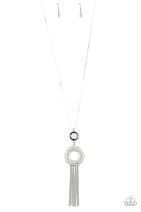 Paparazzi ~ Sassy As They Come ~ Silver Necklace Set