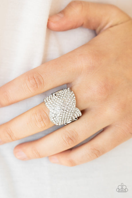 Paparazzi ~ Scandalous Shimmer ~ White Ring with Stretchy Band (Life of the Party Exclusive)
