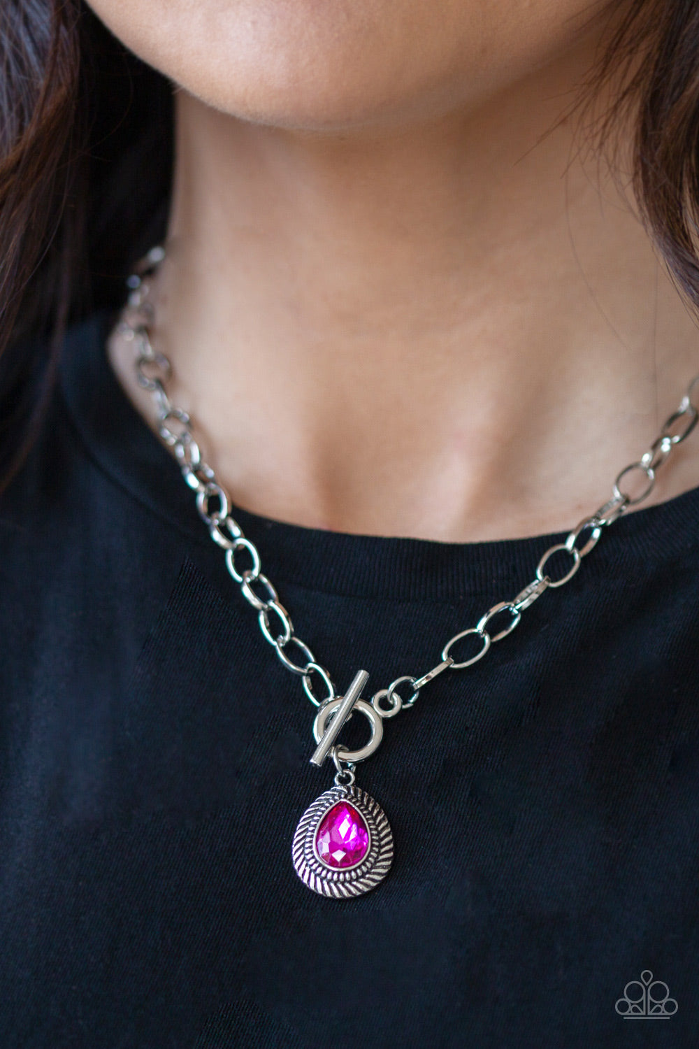 Paparazzi ~ Sheen Queen ~ Pink Toggle Necklace Set