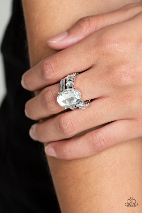 Paparazzi ~ Shine Bright Like A Diamond ~ White Ring with Stretchy Band (Life of the Party Exclusive)
