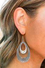 Load image into Gallery viewer, Paparazzi ~ Simply Santa Fe ~ Fashion Fix Complete Trend Blend ~ Blue/Turquoise Necklace Set