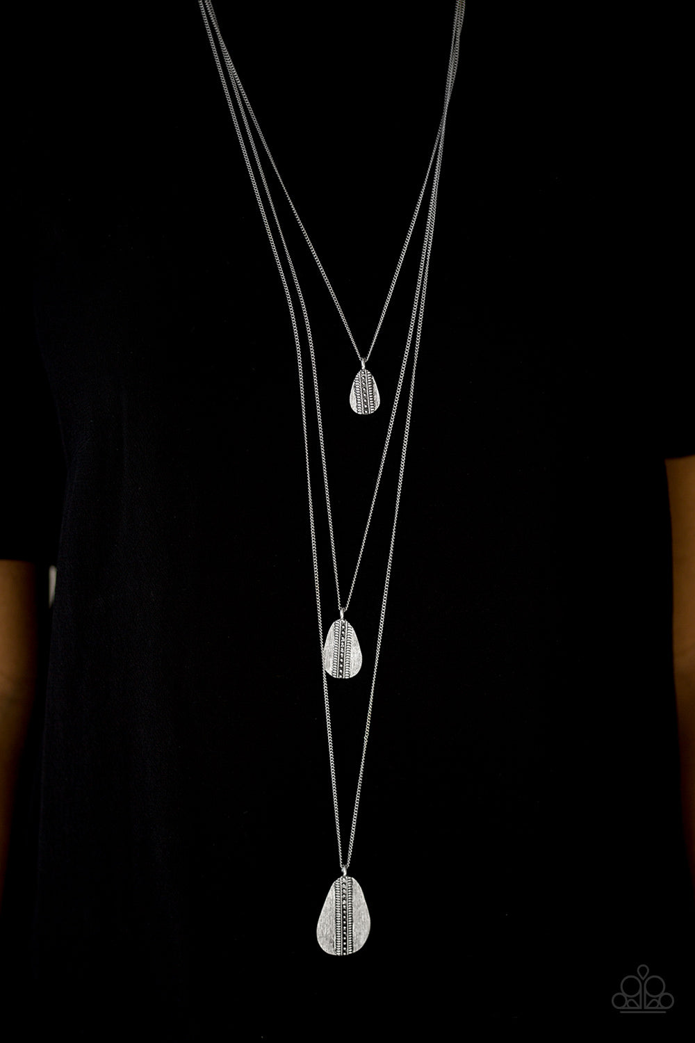 Paparazzi ~ Sonoran Storm ~ Silver Necklace Set
