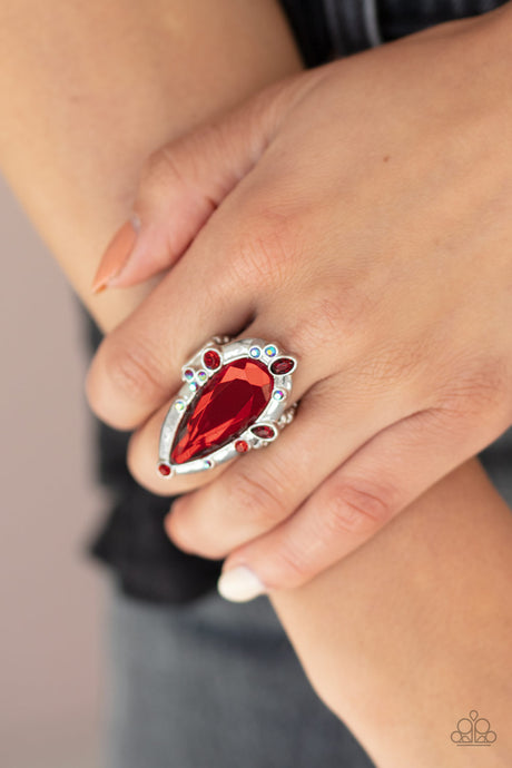 Paparazzi - Sparkle Smitten - Red Ring