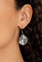 Load image into Gallery viewer, Paparazzi ~ Texture Storm ~ Black Gunmetal Necklace Set