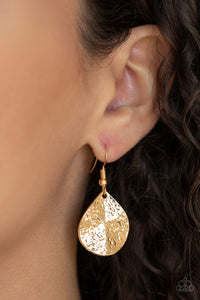 Paparazzi ~ Texture Storm ~ Gold Necklace Set