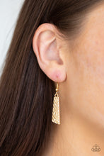 Load image into Gallery viewer, Paparazzi ~ Texture Tigress ~ Gold Necklace Set