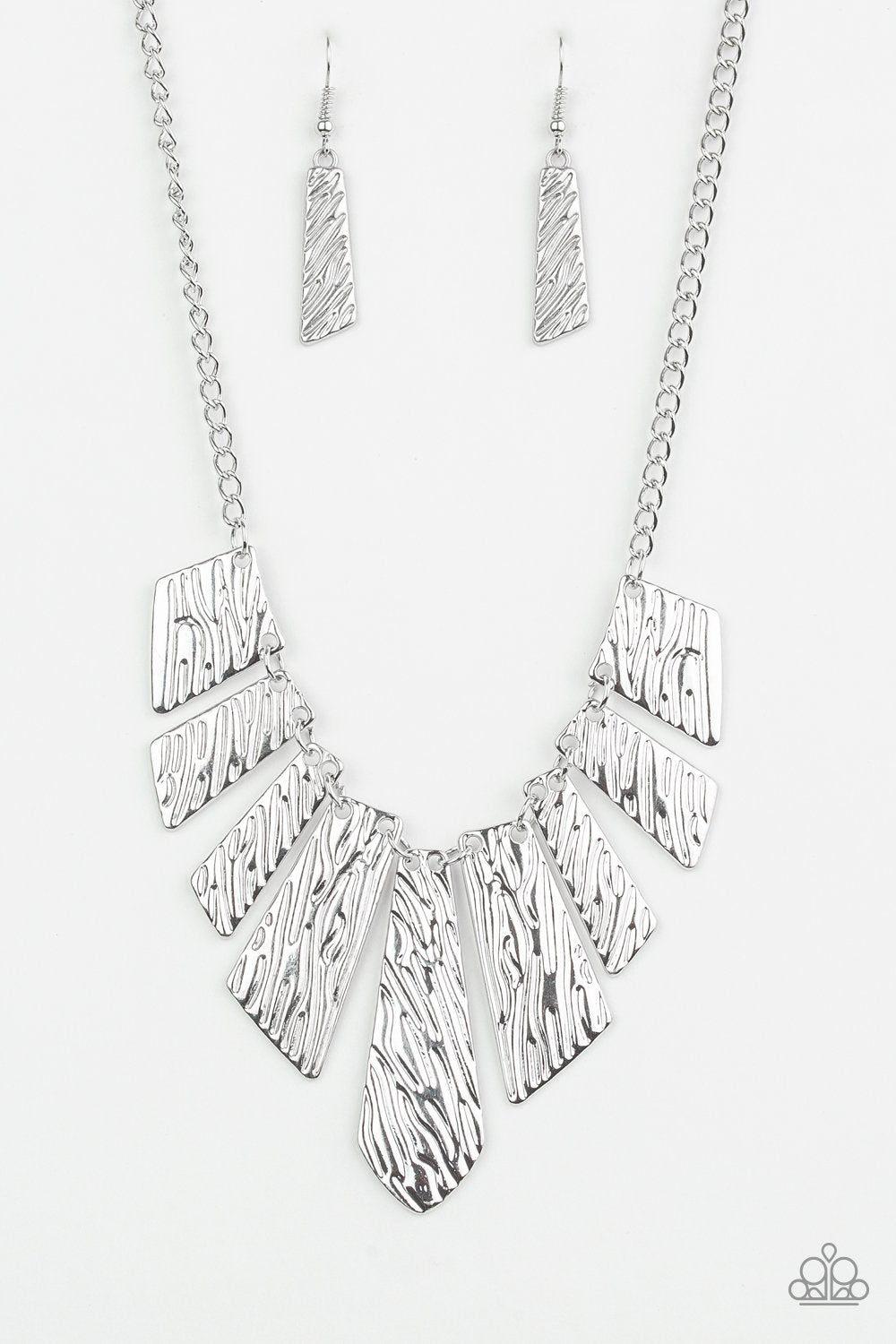 Paparazzi ~ Texture Tigress  ~ Silver Necklace Set