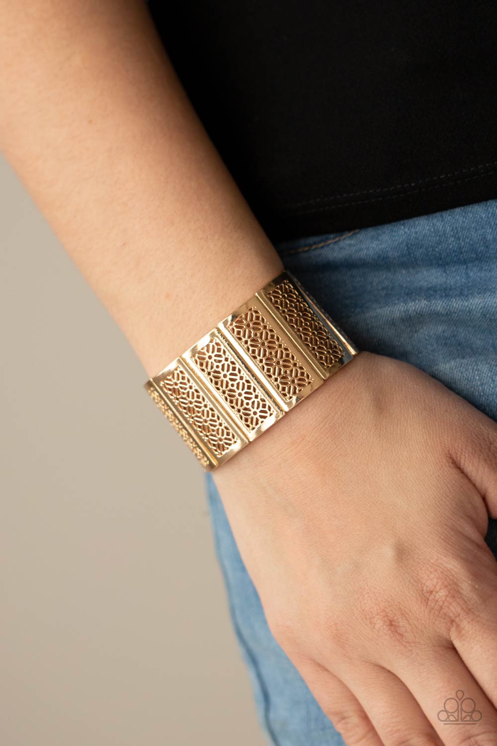 Paparazzi ~ Thai Terrariums ~ Gold Bracelet