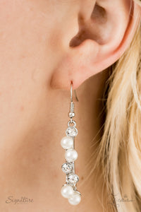 Paparazzi ~ "The Leanne" ~ ZI Signature Series ~ Silver Necklace Set