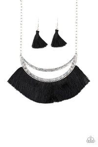 Paparazzi ~ The MANE Event ~ Black Necklace Set