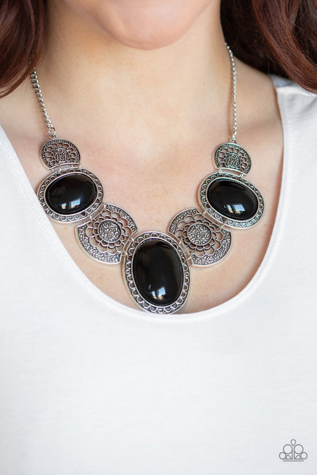 Paparazzi ~ The Medallion-aire ~ Black Necklace Set