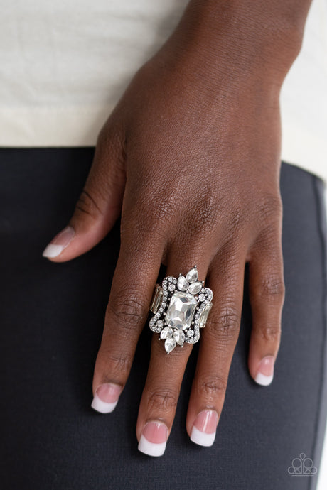 Paparazzi ~ Things That Go Boom! ~ White Ring with Stretchy Band