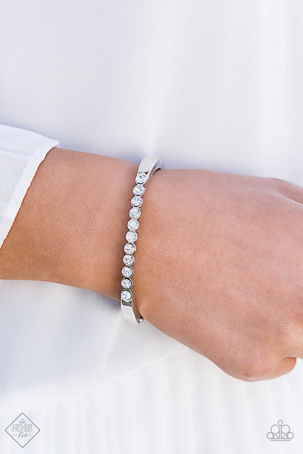 Paparazzi ~ Totally Trillionaire ~ White Bracelet (Fashion Fix Exclusive)