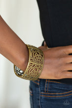 Load image into Gallery viewer, Paparazzi ~ Victorian Variety ~ Brass Bracelet