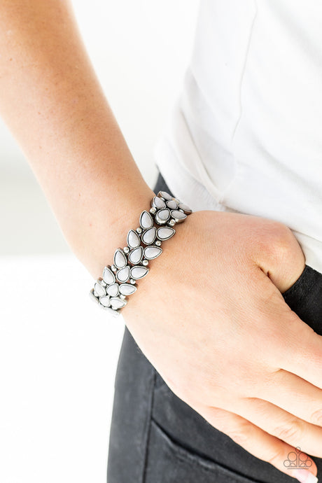 Paparazzi - Vintage Venture - Silver Bracelet
