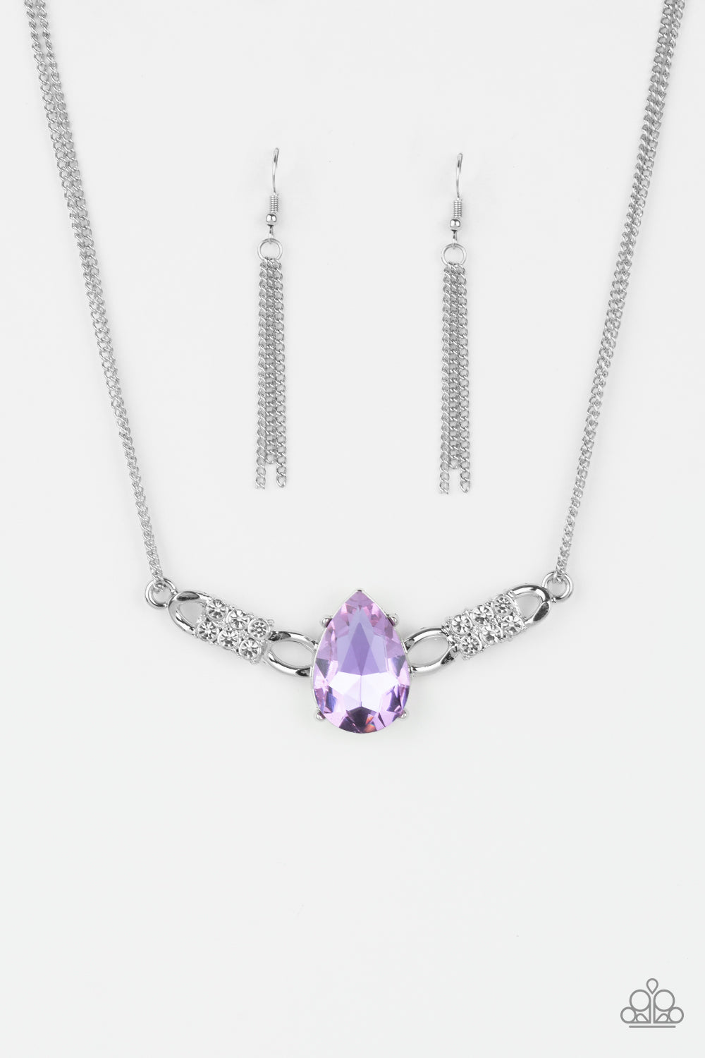 Paparazzi ~ Way To Make An Entrance ~ Purple Necklace Set