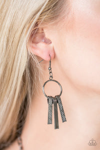 Paparazzi ~ Welcome To The Pack ~ Black Gunmetal Necklace Set