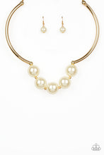 Load image into Gallery viewer, Paparazzi ~ Welcome To Wall Street ~ Silver Pearl  Necklace Set