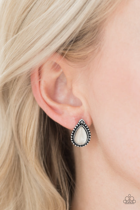 Paparazzi ~ Wouldnt GLEAM Of It ~ White Post Earrings