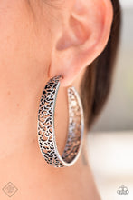 Load image into Gallery viewer, Paparazzi ~ Glimpses of Malibu ~ Complete Trend Blend ~ Blue Necklace Set